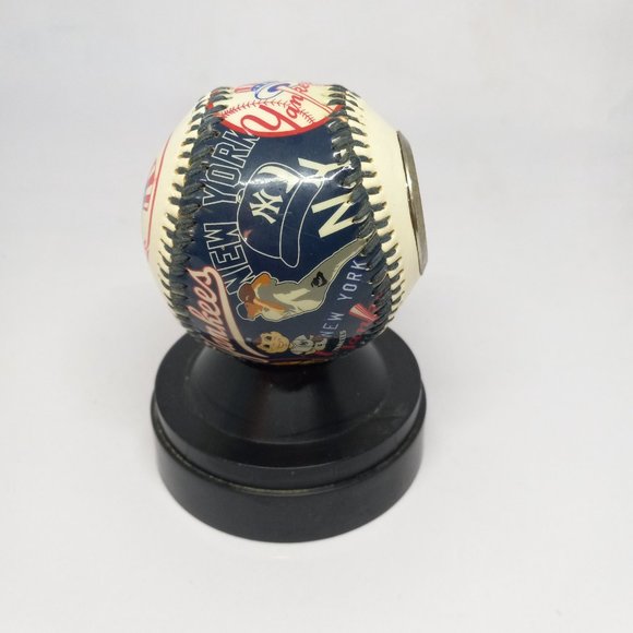 MLB  New York Yankees Memorabilia Set - Stadium Replica - Clock - Miniatures - Picture 8 of 9